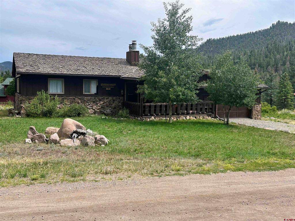 106 Lupine Drive - Photo 1