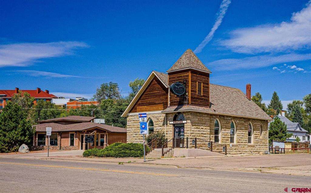 431 University Street - Photo 1