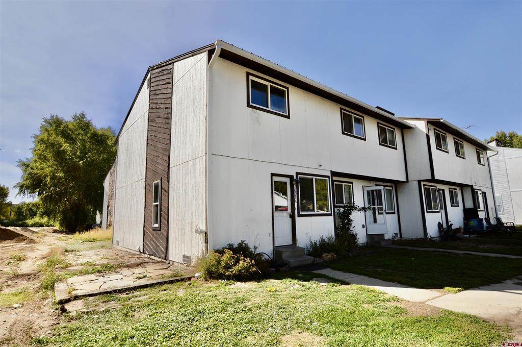 1005 Denver Avenue - Photo 1