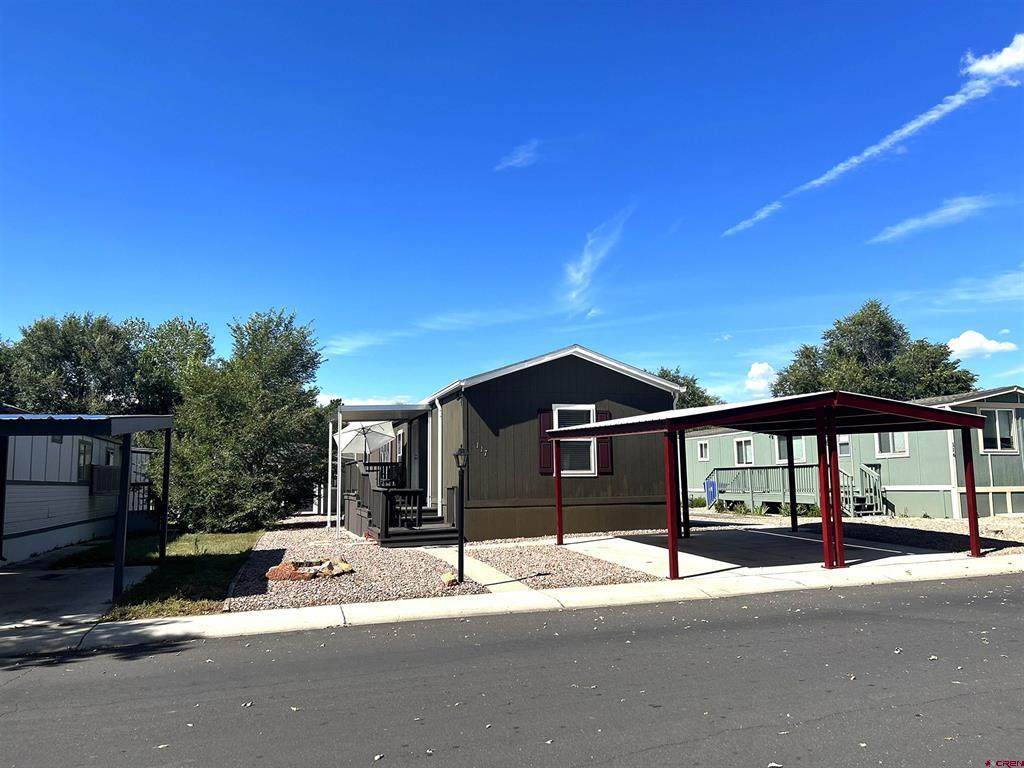 1095 Western Drive - Photo 1