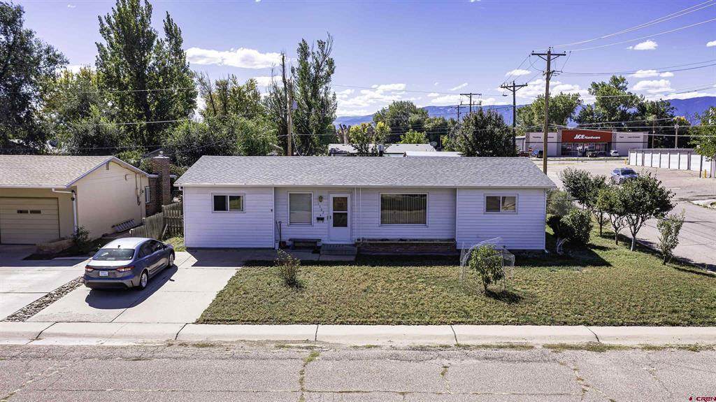 1002 2nd Street - Photo 1
