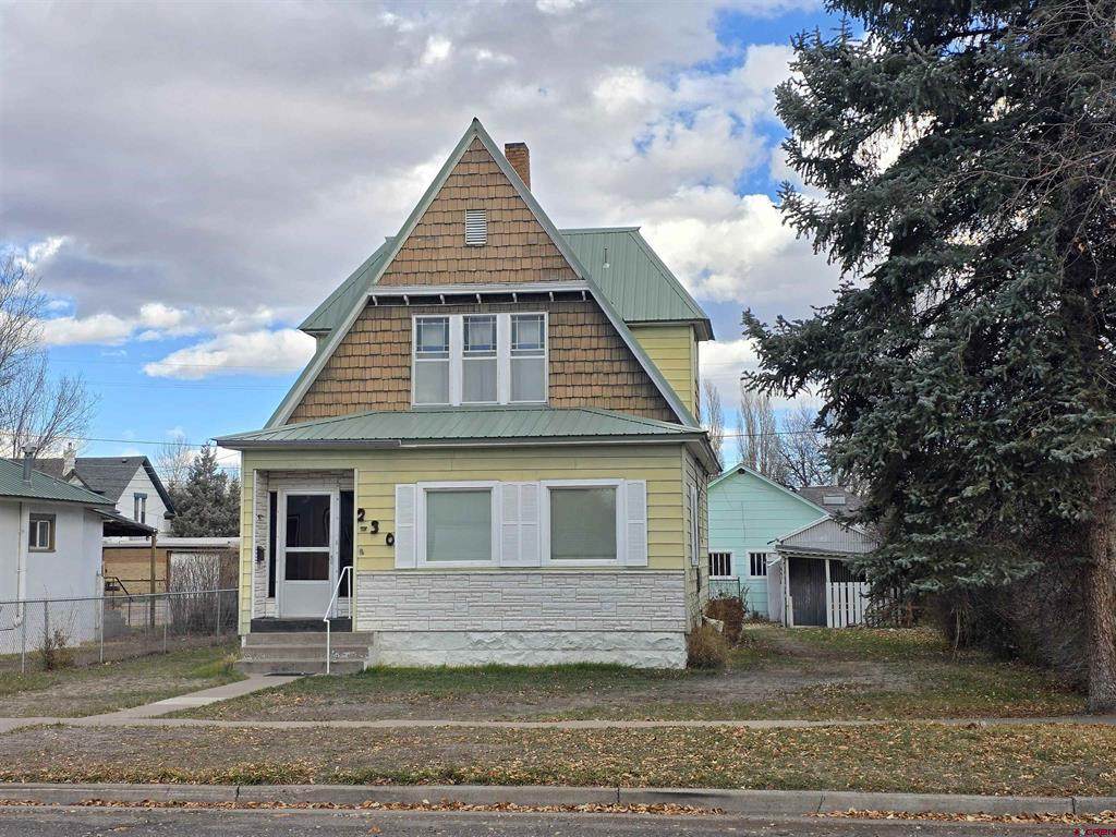 230 Dennis Street - Photo 1