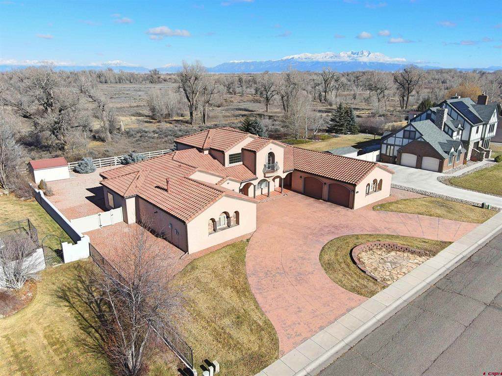 2909 Sarah Lane - Photo 1