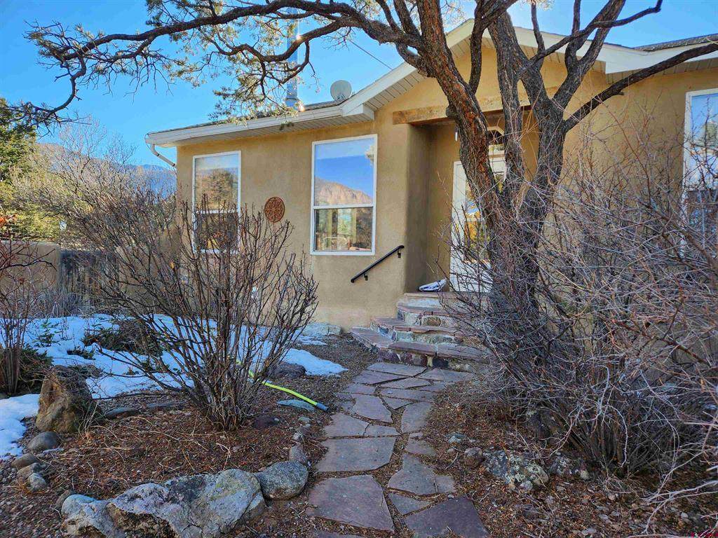 323 Holiday Overlook Circle - Photo 1