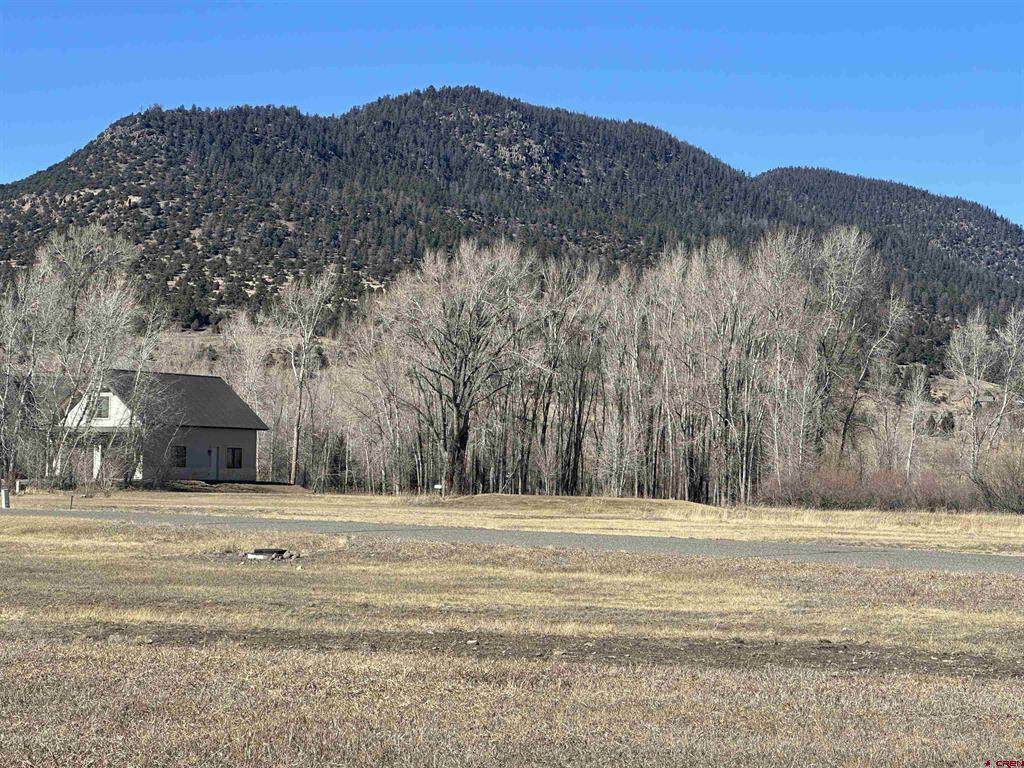 160 Riverside Court - Photo 1