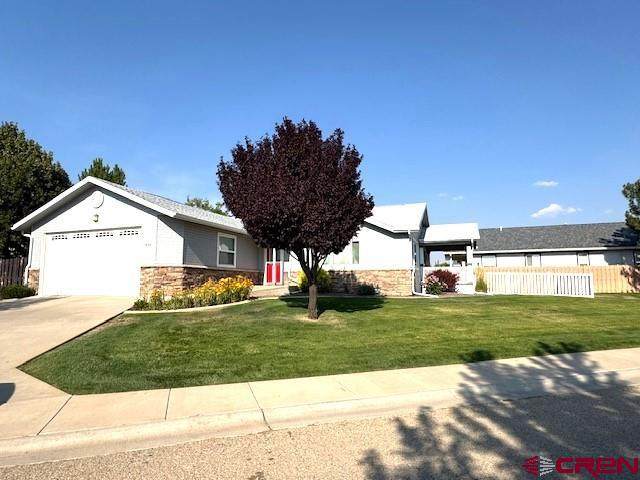 802 Bluffs Blvd - Photo 1