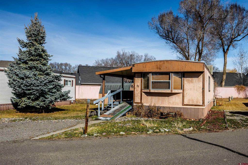 383 Hillcrest Drive - Photo 1