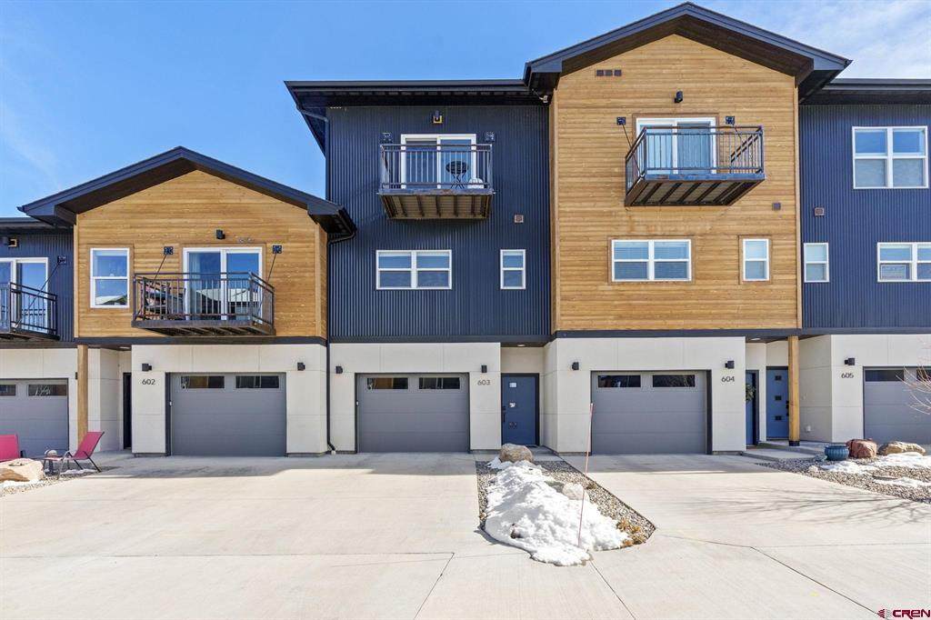 220 Metz Lane - Photo 1