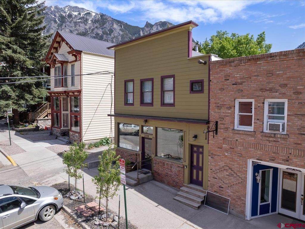 319 6th Avenue - Photo 1