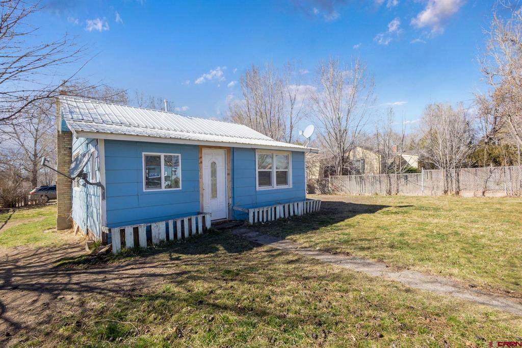 690 Grape St - Photo 1