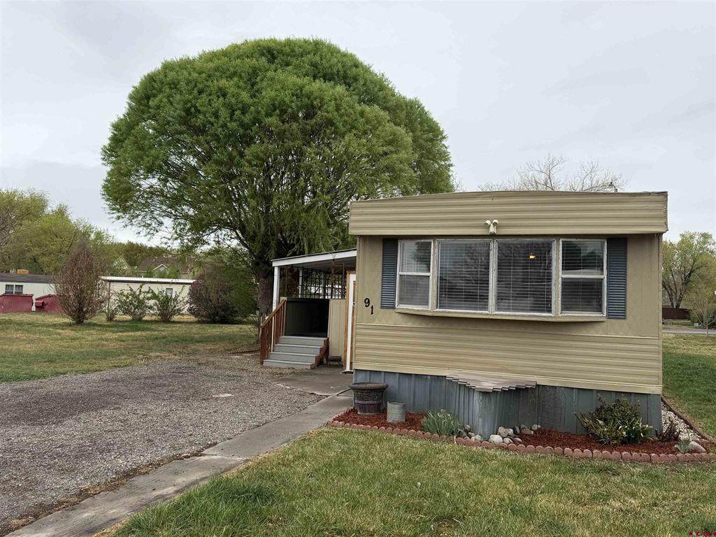 383 Hillcrest Drive - Photo 1