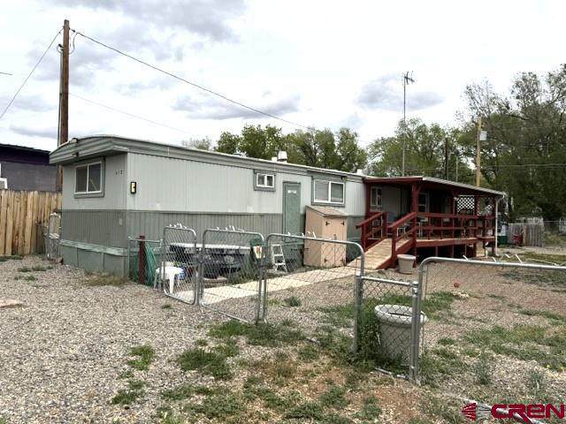 612 Ash St - Photo 1
