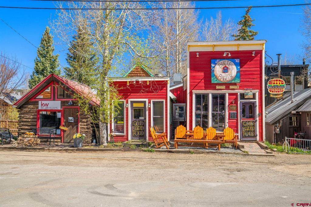 218 Maroon Avenue - Photo 1