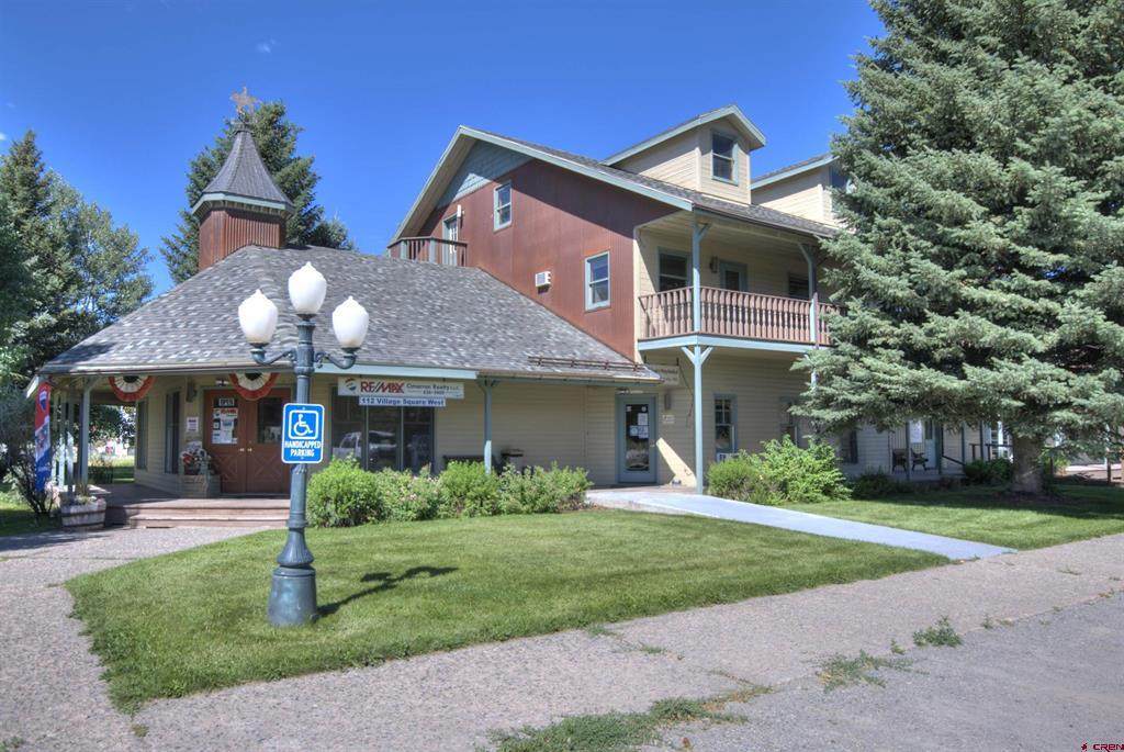 112 Village Square West - Photo 1