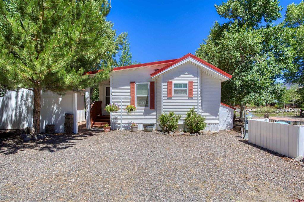 43 Denette Lane - Photo 1