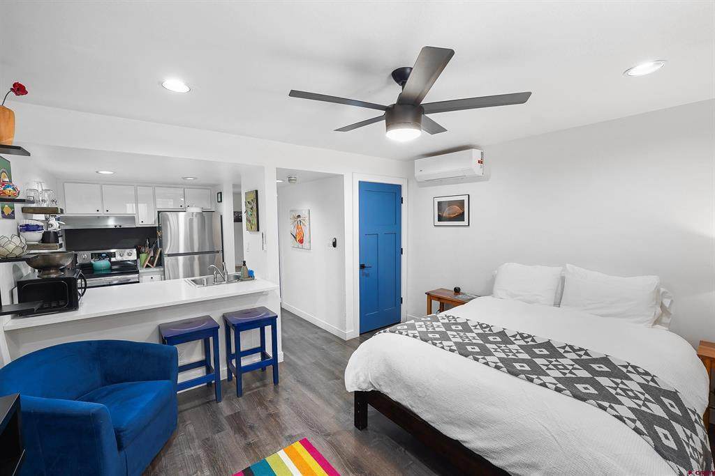 125 10th Street - Photo 1