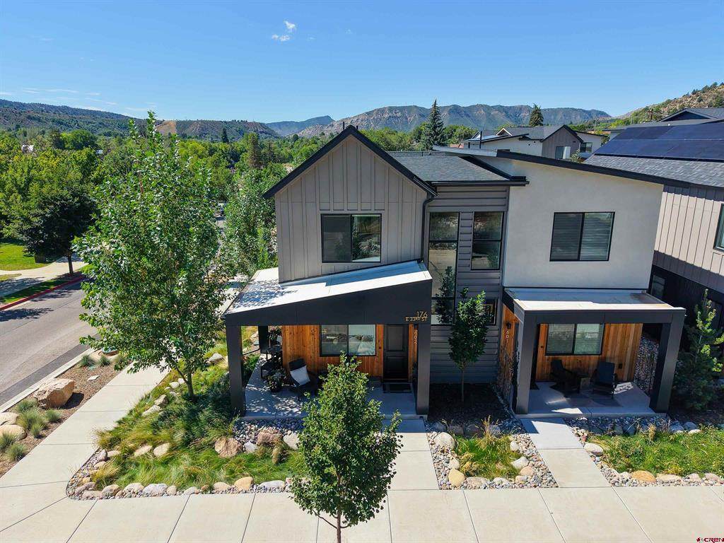 176 33rd Street - Photo 1