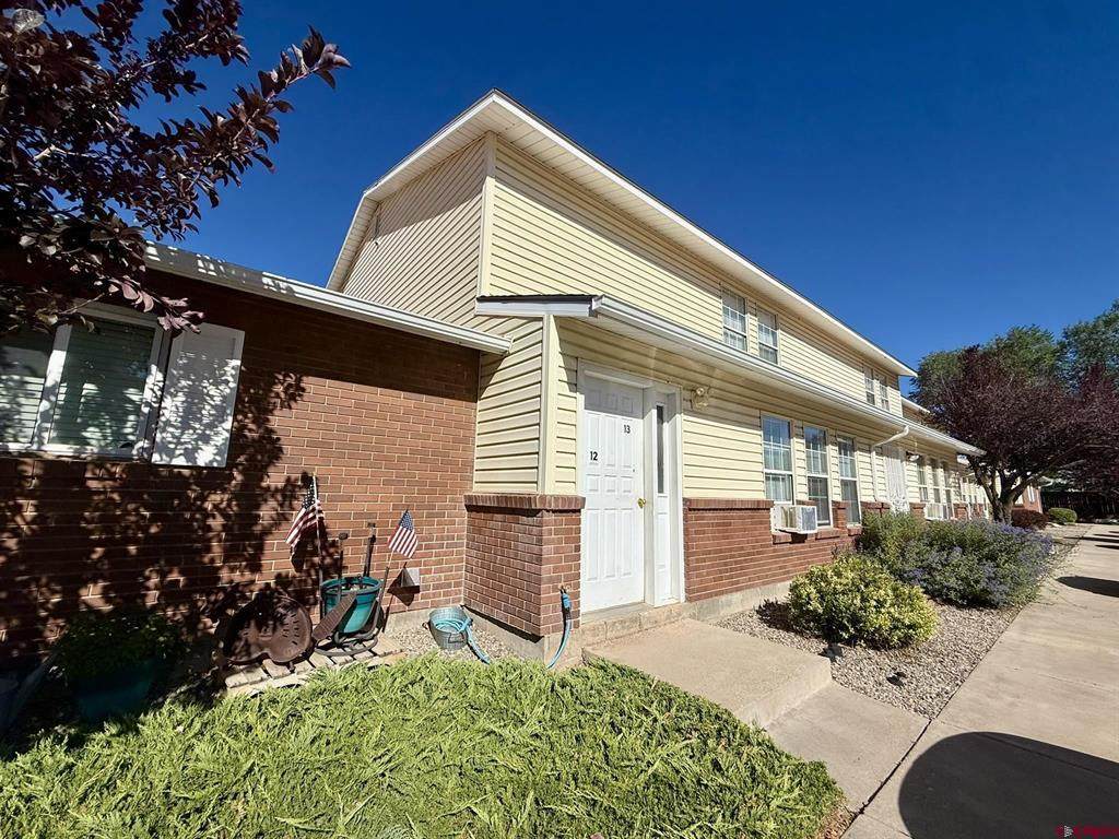 520 6th Street - Photo 1