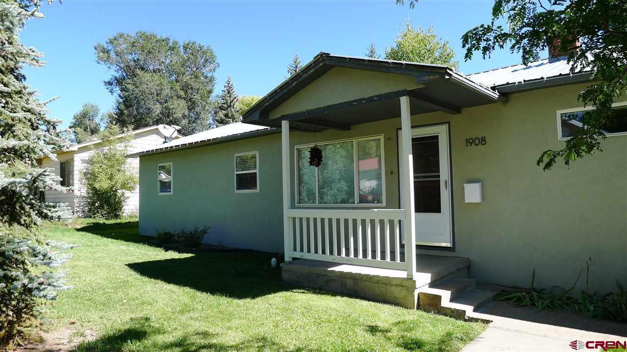 1908 Forest Avenue - Photo 1