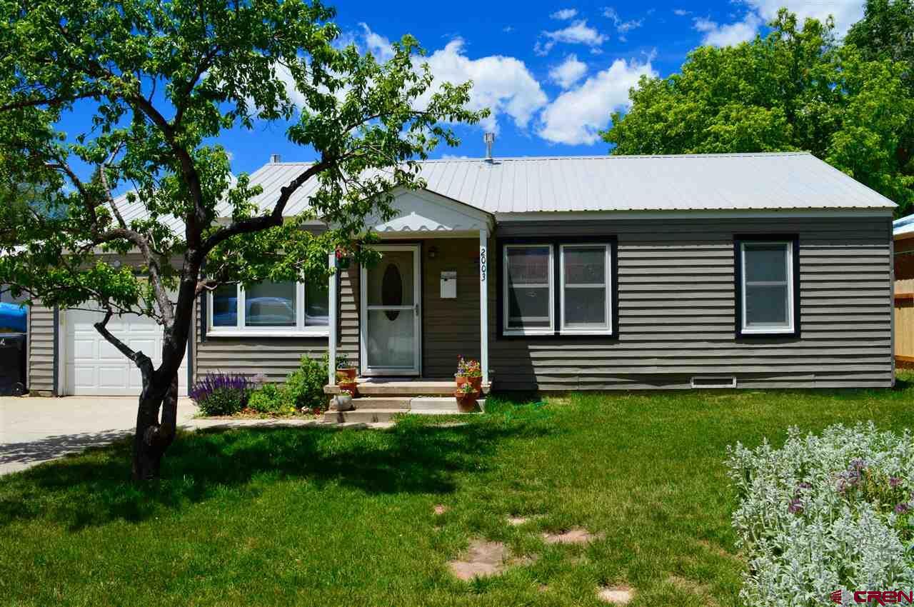 2003 Delwood Avenue - Photo 1