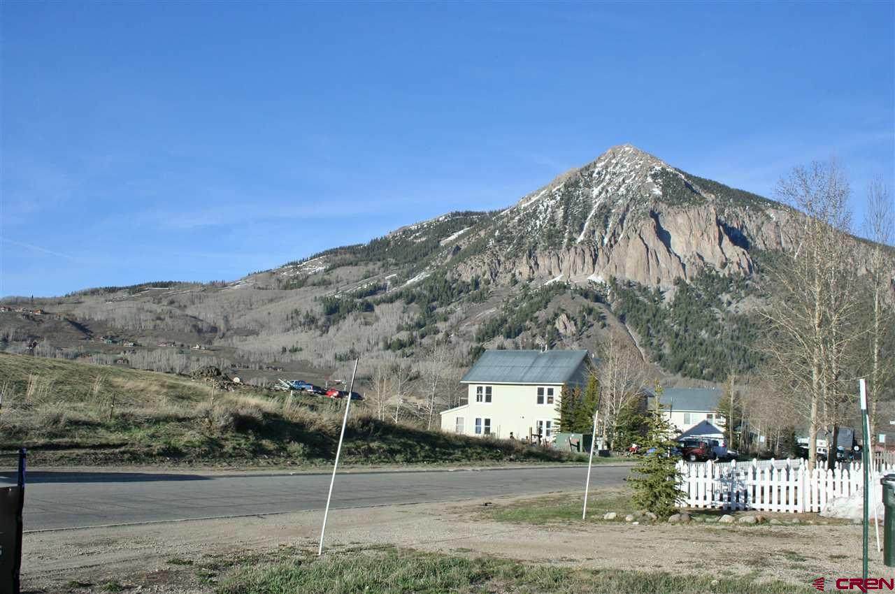 624 Butte Avenue - Photo 1