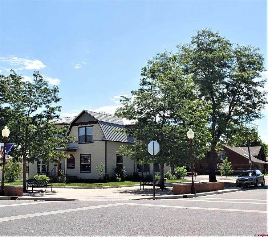 402 2nd Street - Photo 1