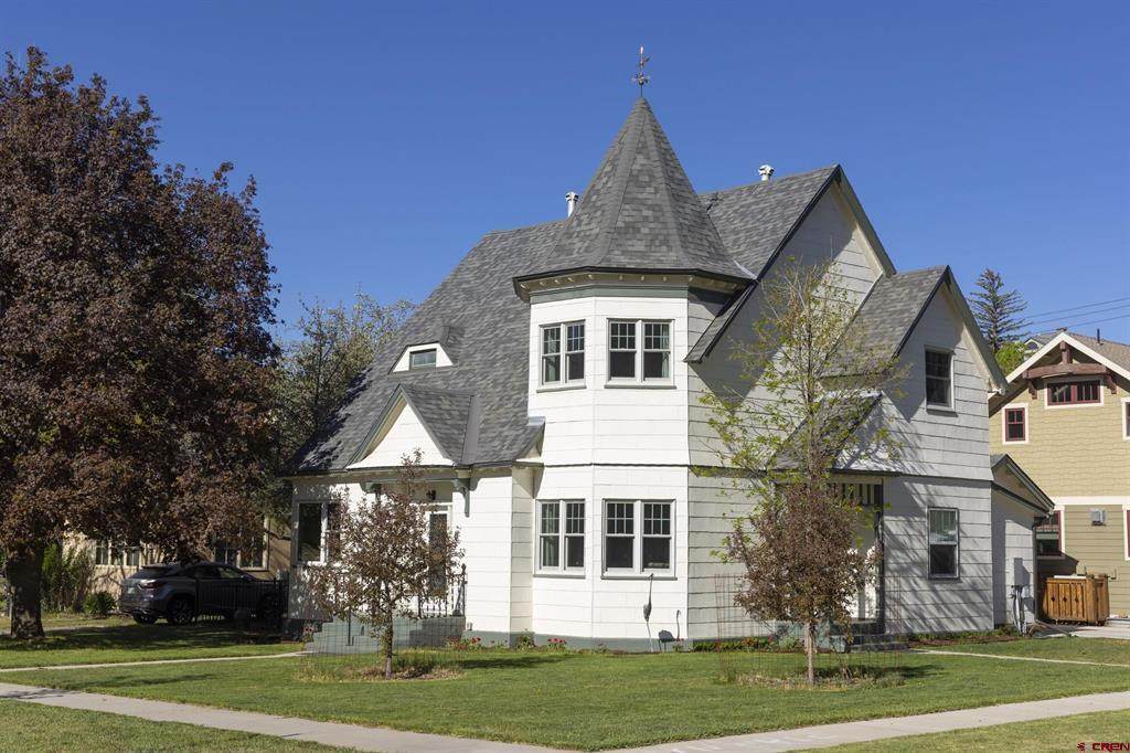 1553 2nd Avenue - Photo 1