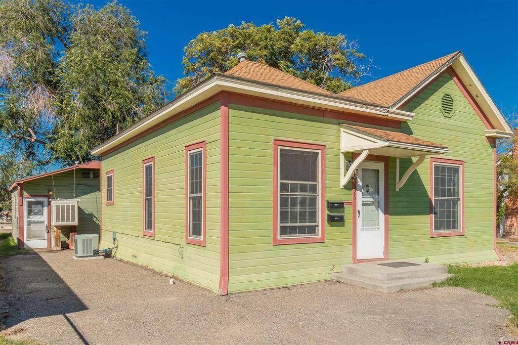 1525 7th Street - Photo 1