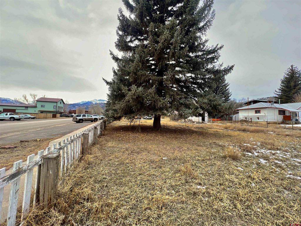 526 Hyde Street - Photo 1