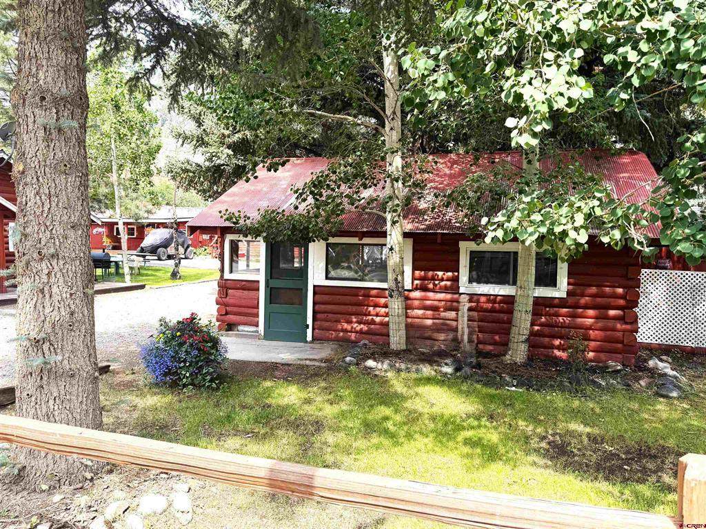 331 Gunnison Avenue - Photo 1