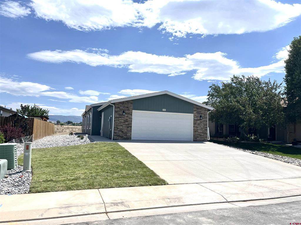 133 Castle Avenue - Photo 1