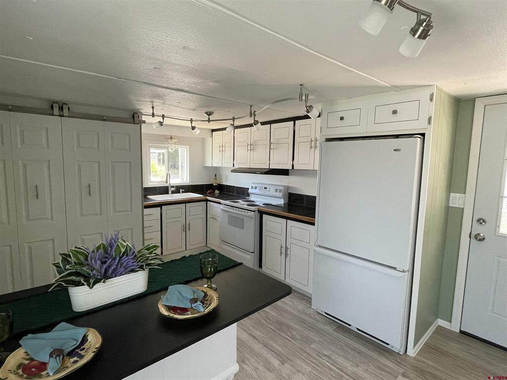 383 Hillcrest Drive - Photo 1