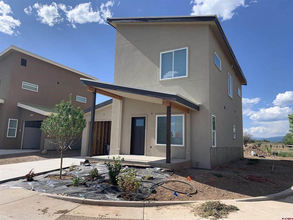 200 Manzano Circle - Photo 1