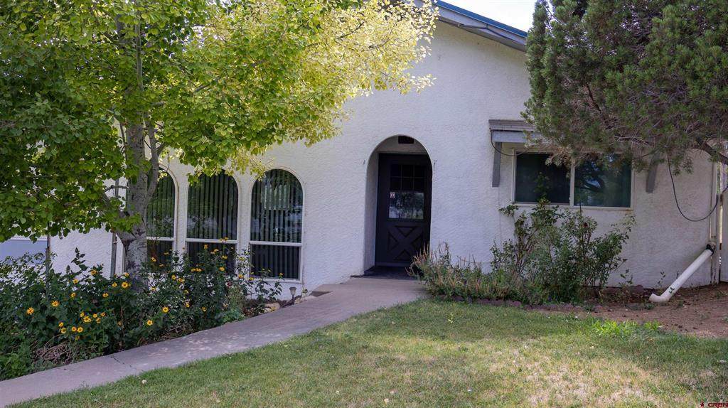 326 Poplar Way - Photo 1
