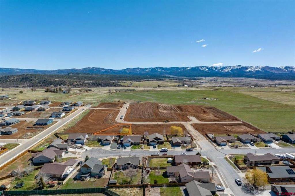 107 Wild Horse Drive - Photo 1
