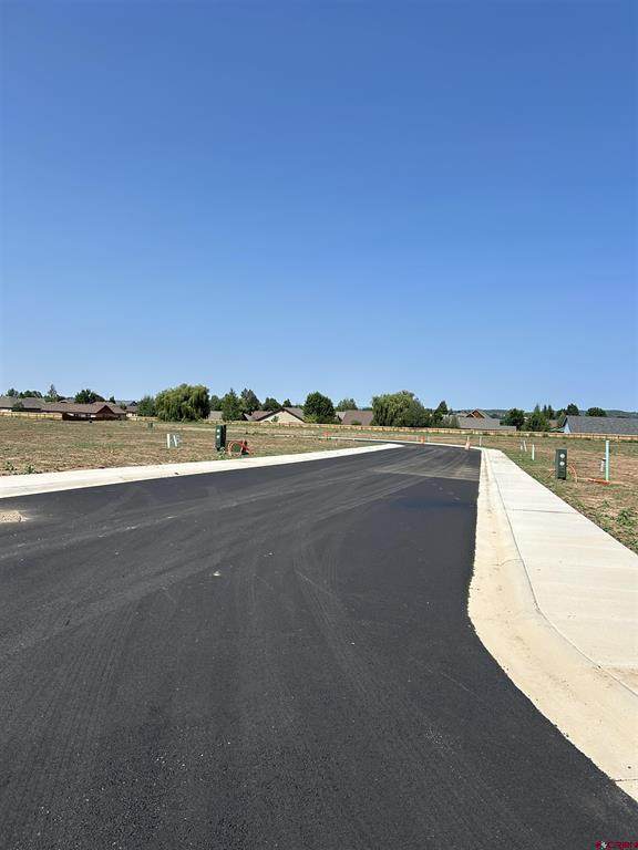 105 Wild Horse Drive - Photo 1