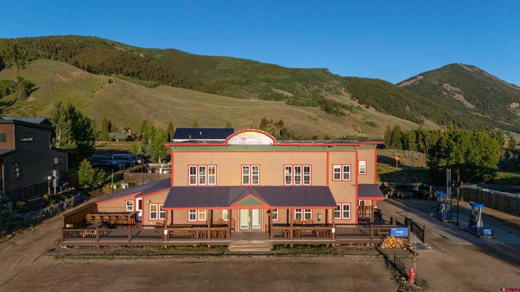 228 Elcho Avenue - Photo 1