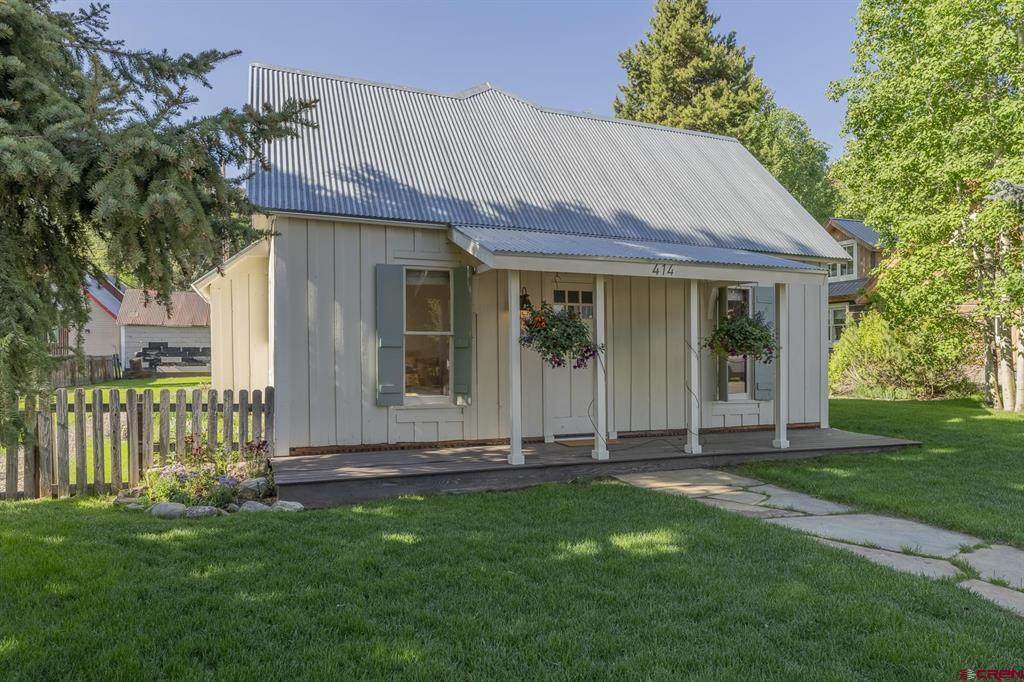 414 Maroon Avenue - Photo 1