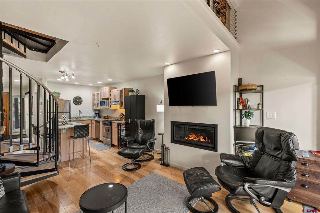 961 N Tamarron Drive - Photo 1