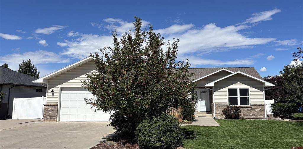 2817 Glen Oak Drive - Photo 1