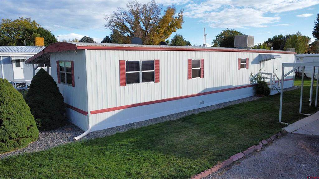 383 Hillcrest Drive - Photo 1