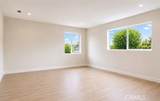 8410 Noble - Photo 4