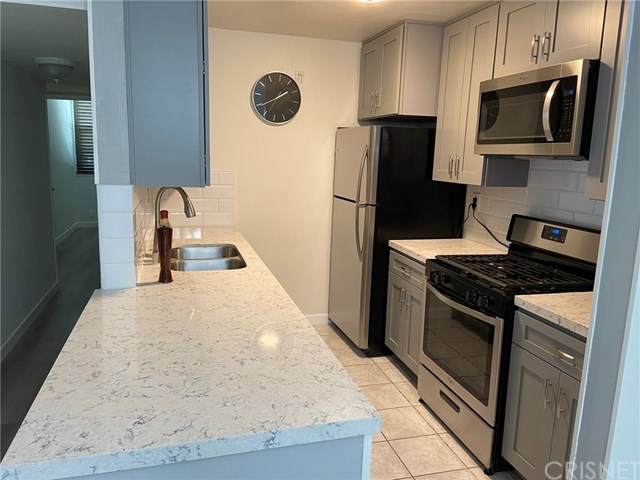 18620 Hatteras Street - Photo 1