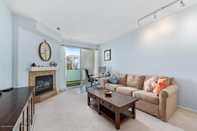 160 Hudson Avenue - Photo 1