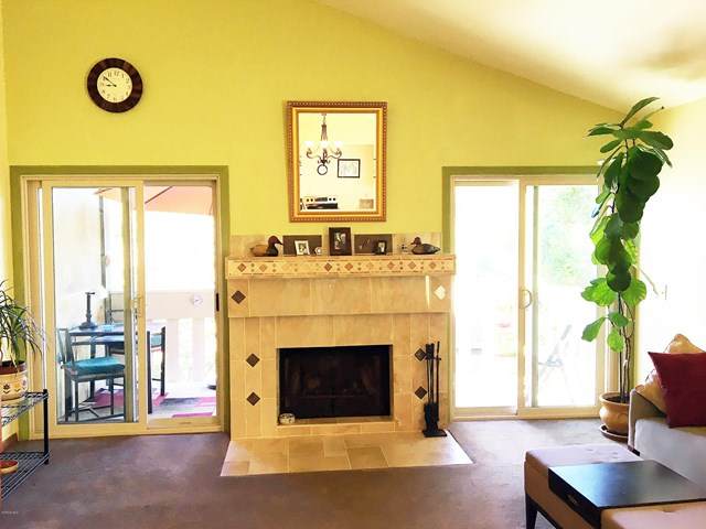 200 Oakleaf Drive - Photo 1