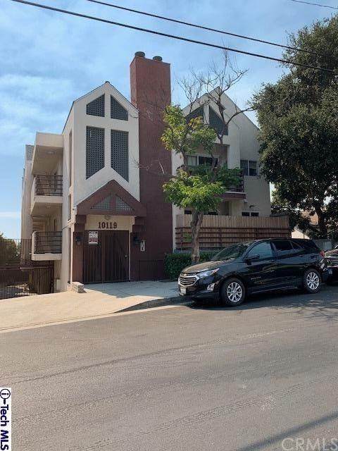 10119 Pinewood Avenue - Photo 1