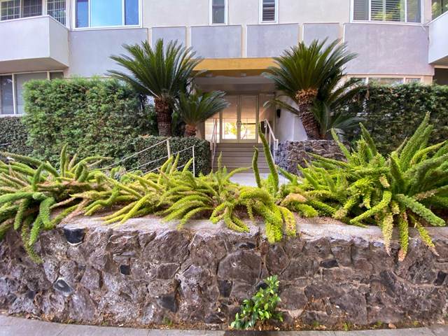 1525 Hayworth Avenue - Photo 1