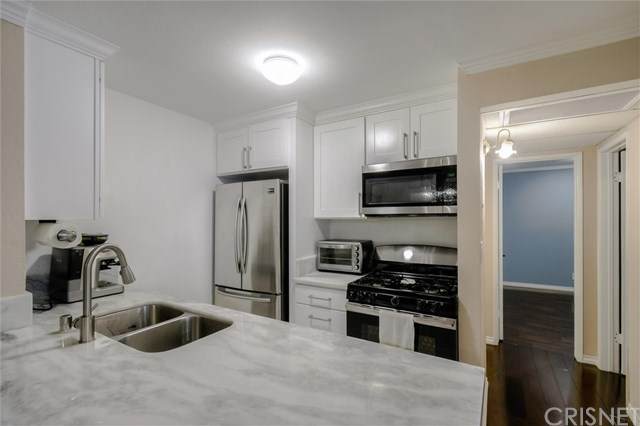 18645 Hatteras Street - Photo 1