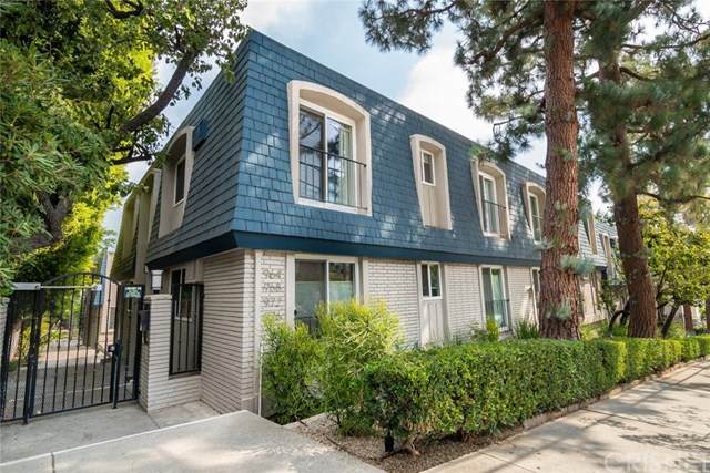 968 Larrabee Street - Photo 1
