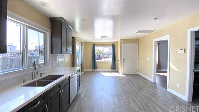 825 Gage Avenue - Photo 1